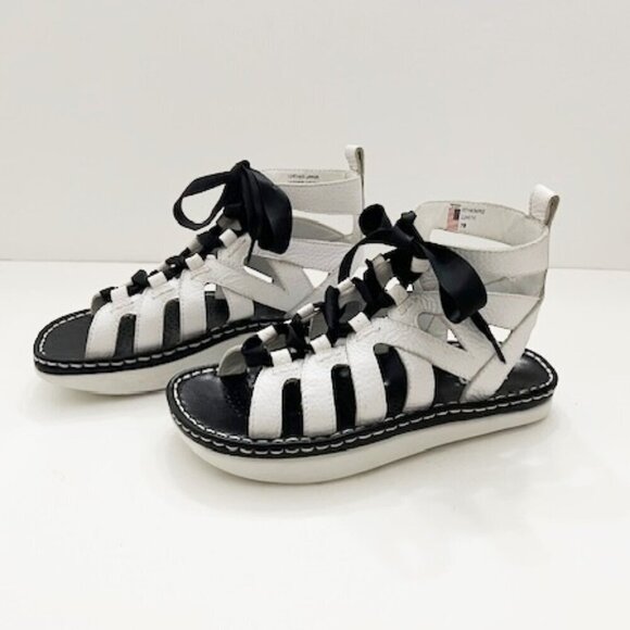 Earth Shoes - Earth Athena 2 White Leather Gladiator Sandals Black Ribbon Laces Women's 7B